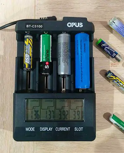 Opus BC-3100 Ver 2.2 AA lithium battery charger